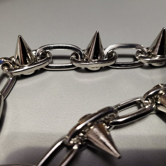 NWOT HEAVY DUTY SPIKED STAINLESS STEEL BIKER WALLET/PANTS CHAIN - Picture 2 of 3